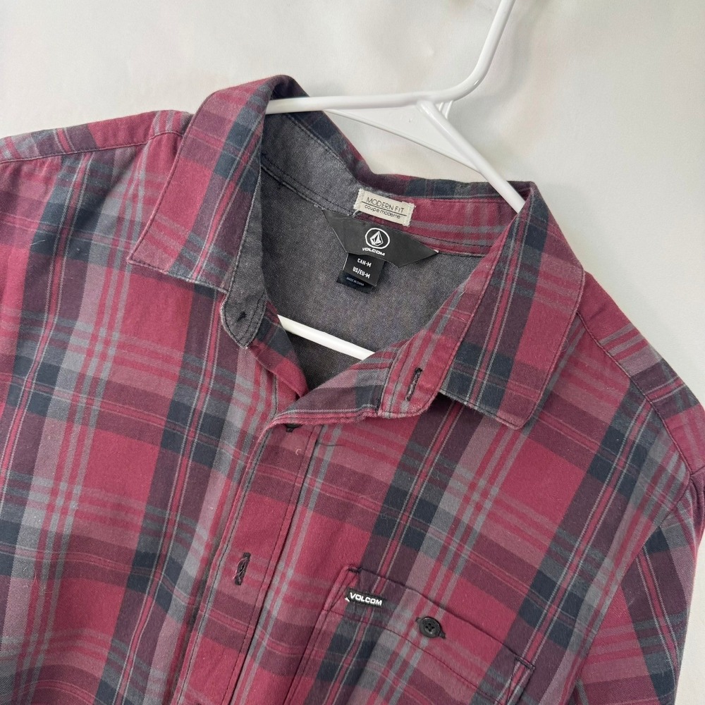 Volcom Men Modern Fit Plaid Button Down Shirt Burgundy Grey Black Med A0541703